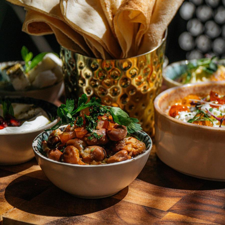 Somerset West Bay Doha Exteriör bild A bowl of hummus