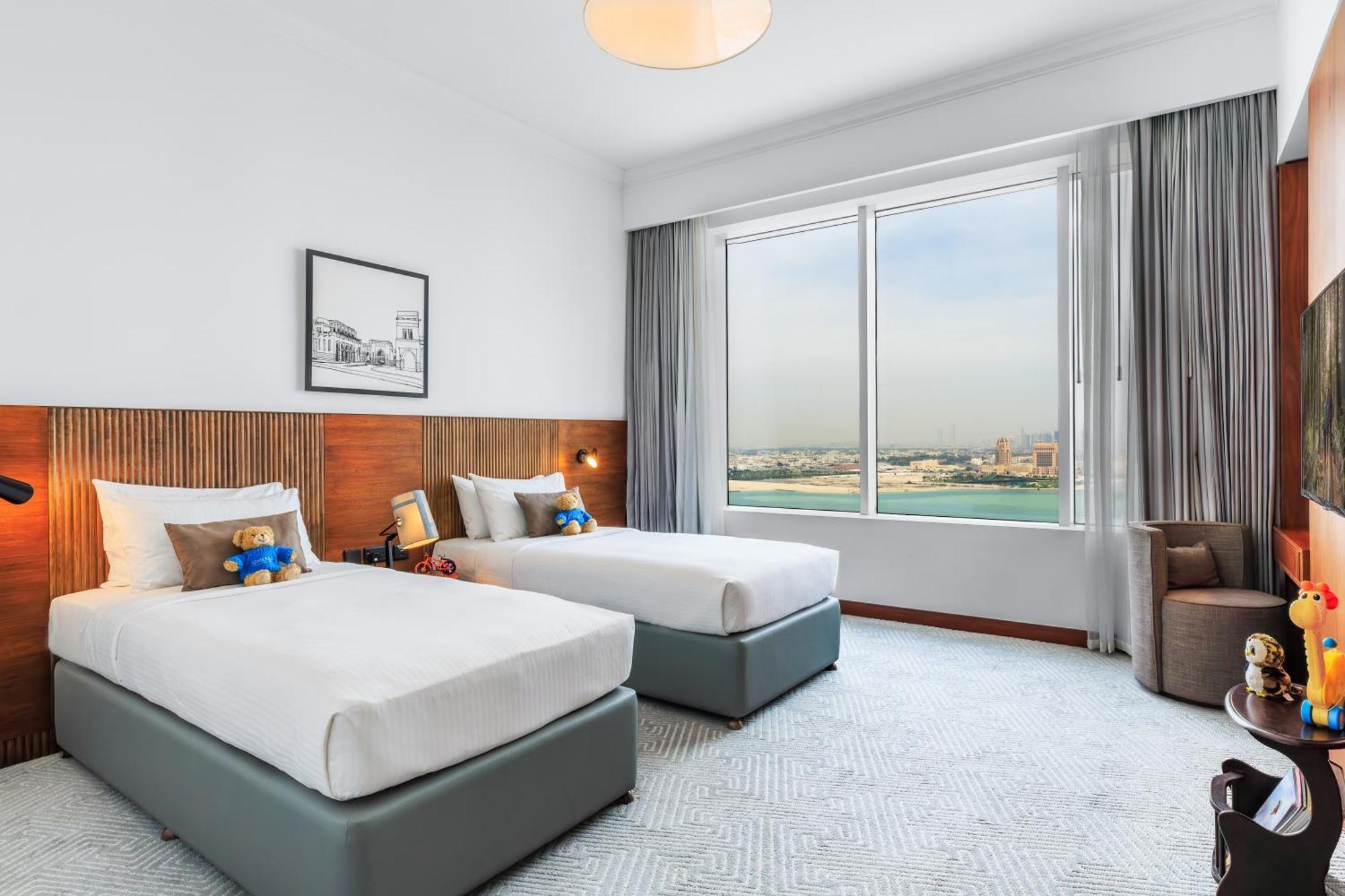 Somerset West Bay Doha Exteriör bild Deluxe room