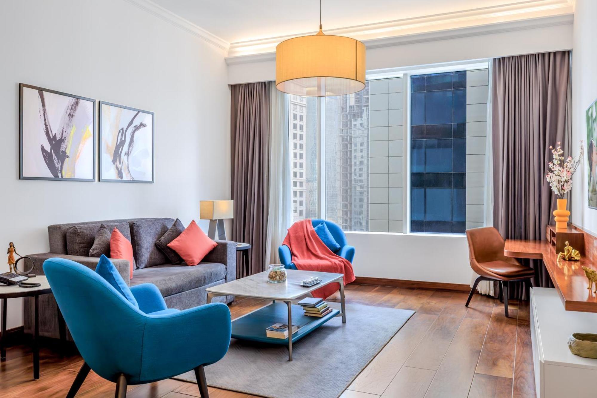 Somerset West Bay Doha Exteriör bild Living room