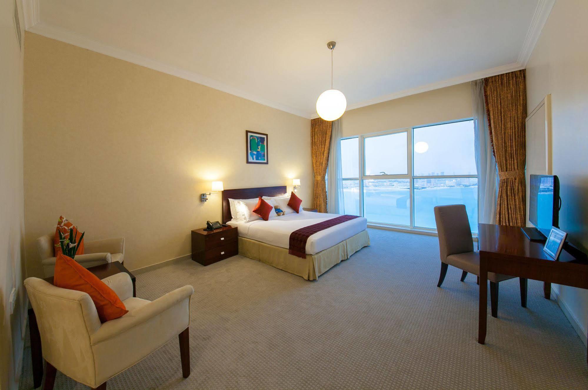 Somerset West Bay Doha Exteriör bild A room at the hotel