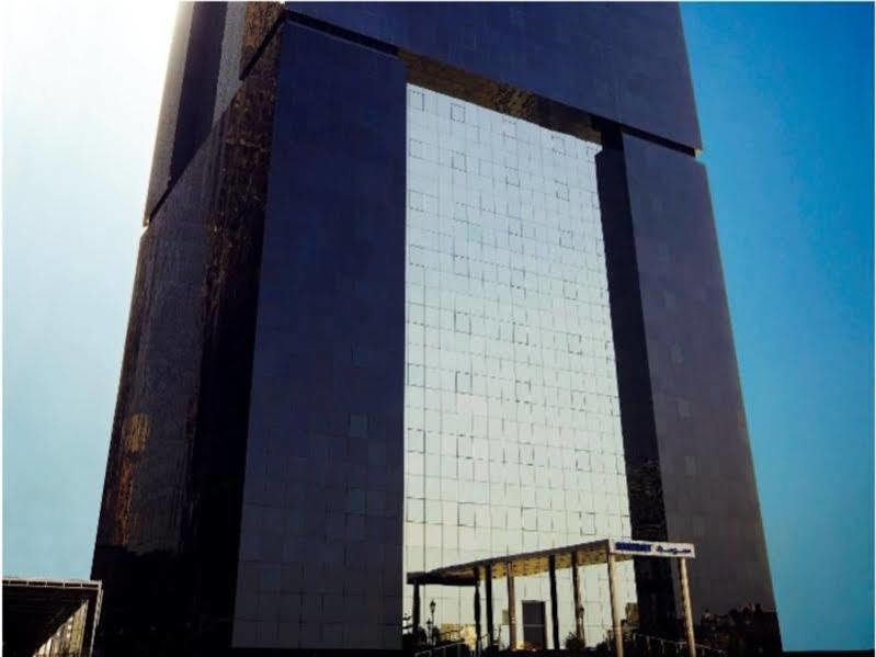 Somerset West Bay Doha Exteriör bild The 100-metre-high (330 ft) mirror at the Teide Observatory